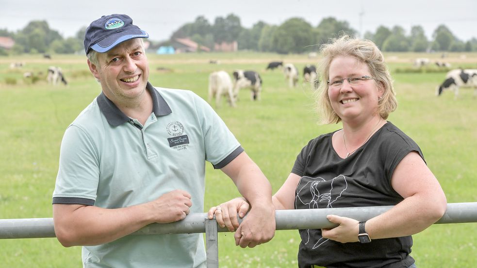 Den Entschluss, den Betrieb auf eine Bioland-Zertifizierung umzustellen, fasste das Ehepaar aus der Gemeinde Moormerland gemeinsam. Foto: Ortgies