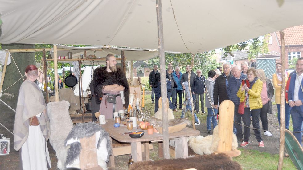 Beim Michaelismarkt in Weener findet auch ein mittelalterliches Heerlager statt. Foto: Wolters