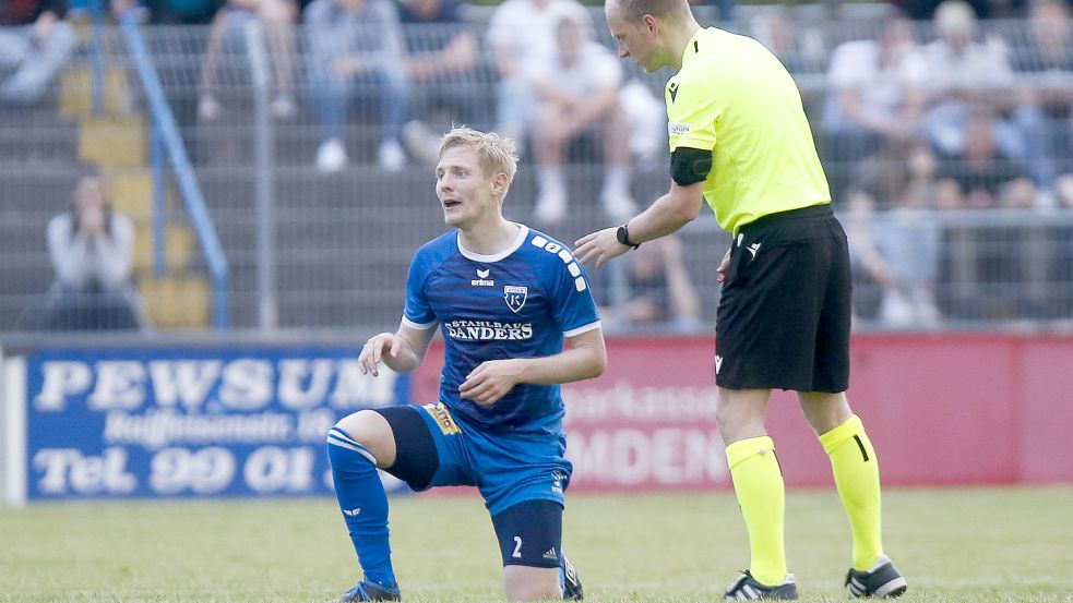 Nach dem 0:7 von Kiel müssen Nick Köster (links) und seine Emder Teamkollegen möglichst schnell wieder auf die Beine kommen. Foto: Doden