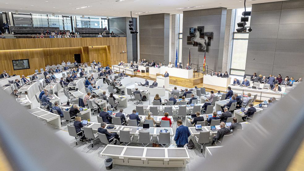Derzeit gibt es fünf Fraktionen und Gruppen im niedersächsischen Landtag. Foto: Frankenberg/dpa