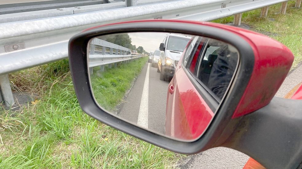 Der Unfall auf der Autobahn 31 hat für einen Stau in Richtung Emden gesorgt.