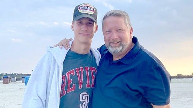 Lasse Rosenboom besucht die Familie und Vater Andre regelmäßig. Foto: Privat