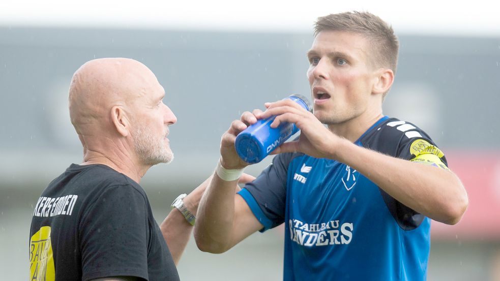 Auf seinen Kapitän Bastian Dassel muss Trainer Stefan Emmerling gegen Werder Bremen II und nächsten Sonntag beim FC St. Pauli II verzichten. Foto: Doden/Emden