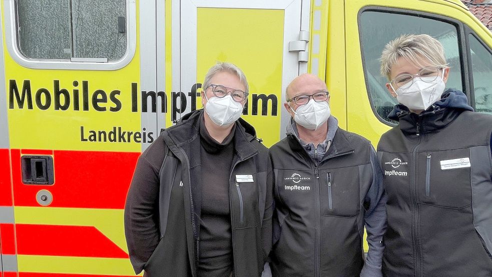 Ein paar mehr hätten kommen können: Birgit Kratz, Ralf Köcher und Silvia Casjens-Meyer (von links) sind dennoch zufrieden. Foto: Bär
