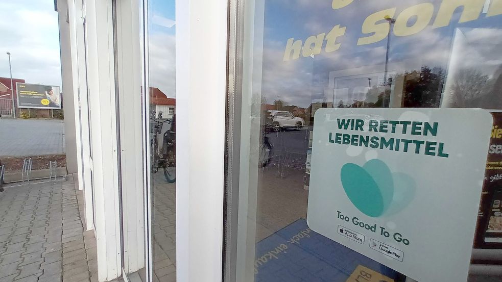 Ein Schild macht auf die Möglichkeit, die App zu nutzen, aufmerksam. Foto: Vogt