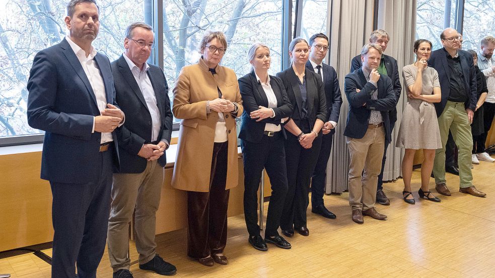 In Hannover wurde die neue Regierungsmannschaft vorgestellt. Foto: dpa/Swen Pförtner