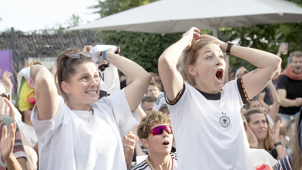 In Filsum sollen bis zu 1000 Fans gemeinsam die deutschen WM-Spiele schauen. Foto: Zinken/DPA