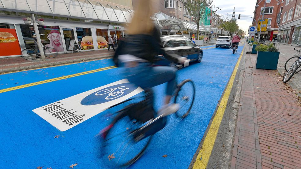 Auf der Neutorstraße haben auf dem Abschnitt zwischen Agterum und Rathaus Radfahrerinnen und Radfahrer derzeit Vorrang. Foto: Ortgies/Archiv