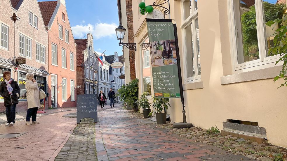 Die Leeraner Altstadt ist malerisch und beherbergt eine Menge kleiner Geschäfte. Foto: Kierstein/Archiv