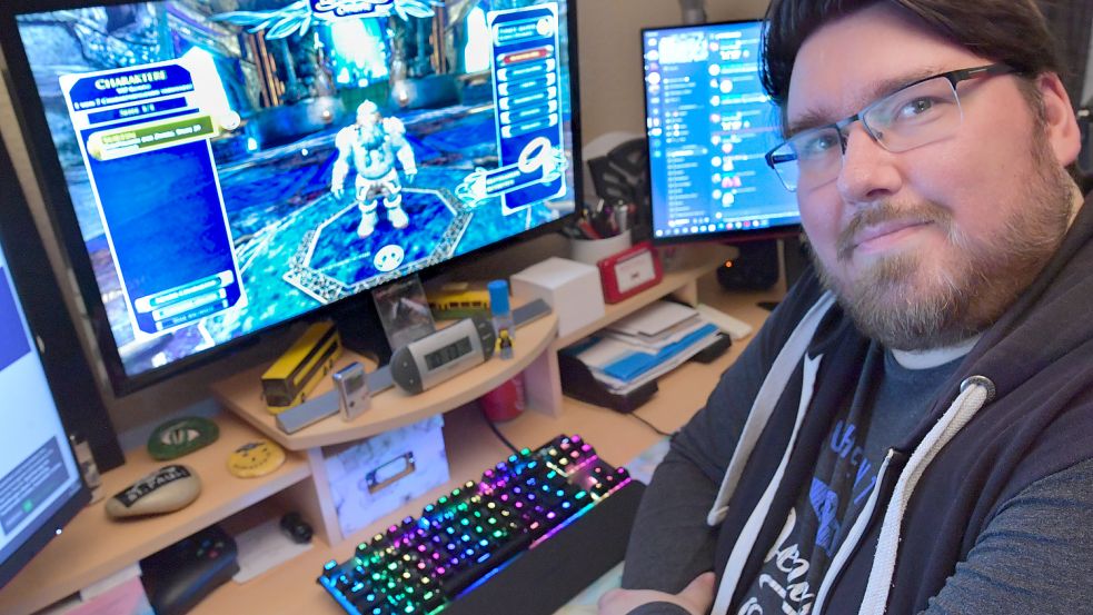 Stefan Springer leitet den Gaming-Treff Ostfriesland gemeinsam mit VHS-Fachbereichsleiter Carsten Löning. Foto: Ortgies