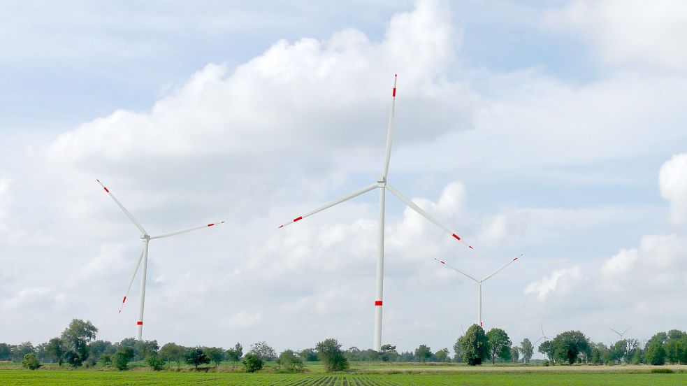 Ob in Kleinoldendorf Windräder gebaut werden, wird weiter diskutiert. Fotomontage: Enova