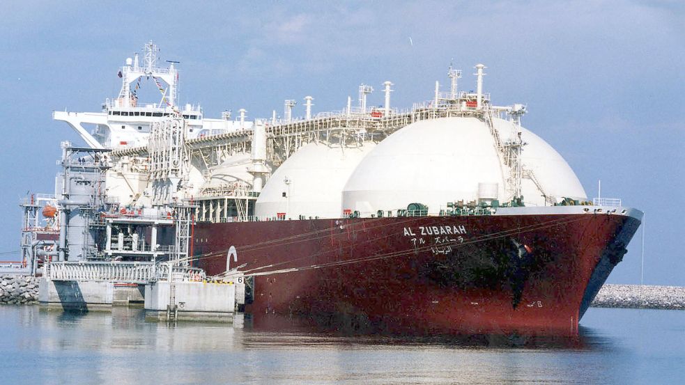 Ein katarisches Flüssiggas-Tankschiff im Seehafen Raslaffan. Foto: Picture Alliances/AP/DPA