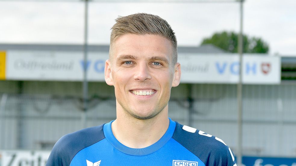 Bastian Dassel von Kickers Emden glaubt an einen Zu-Null-Sieg der Deutschen. Foto: Doden, Emden