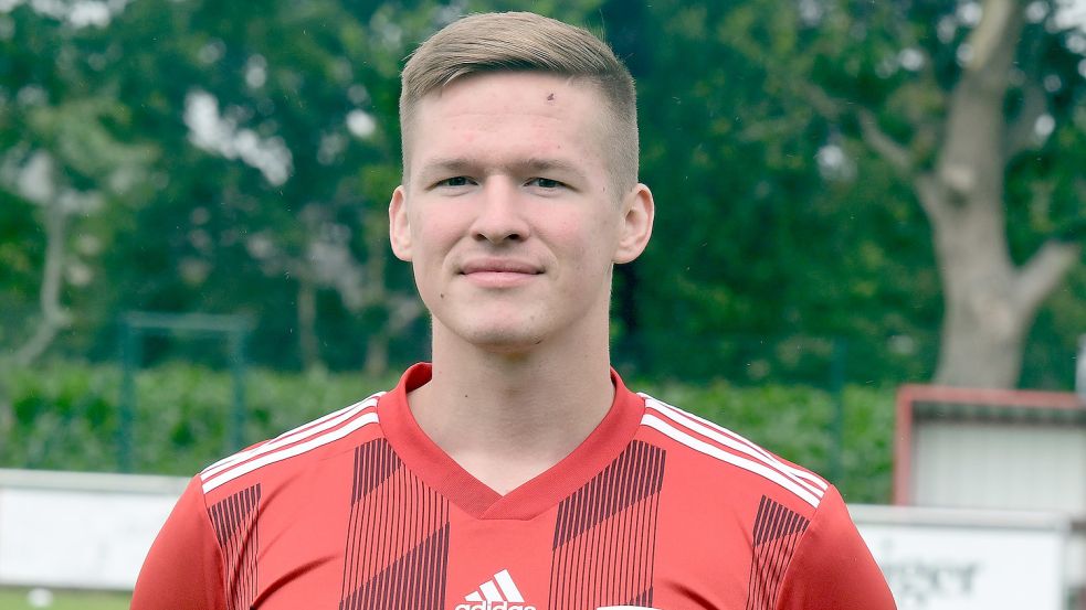 Fußballer Julian Jauken (TuRa Westrhauderfehn) hofft auf einen Startelf-Einsatz von Niclas Füllkrug. Foto: Damm