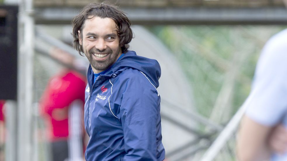 Paolo Körver trainiert beim BSV Kickers Emden die C1- und B2-Junioren. Foto: Doden/Emden