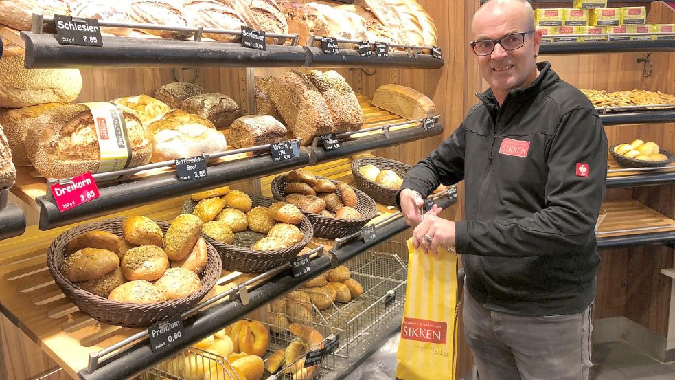Bart Sikken (Bild) führt die Bäckerei Sikken gemeinsam mit seinem Bruder Gerhard Sikken. Foto: H. Müller