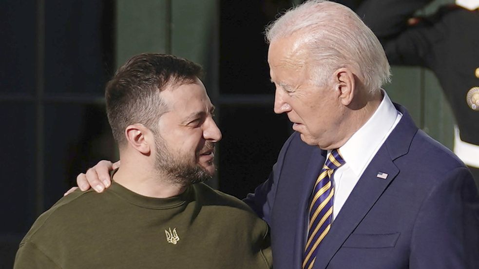 Enge Verbündete: Selenskyj (links) und Biden in Washington. Foto: ap