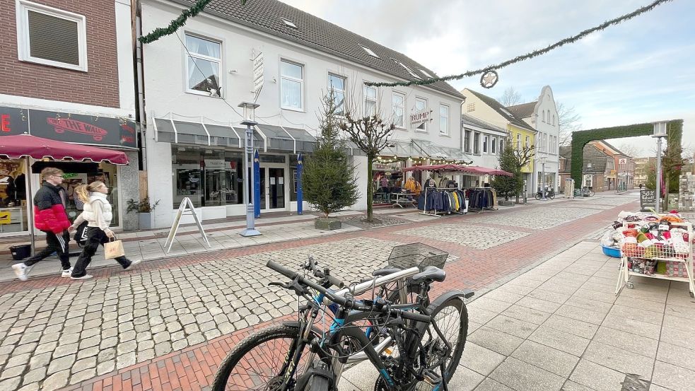 Etwas mehr Laufkundschaft wünschen sich die Kaufleute in der Norderstraße. Foto: Boschbach