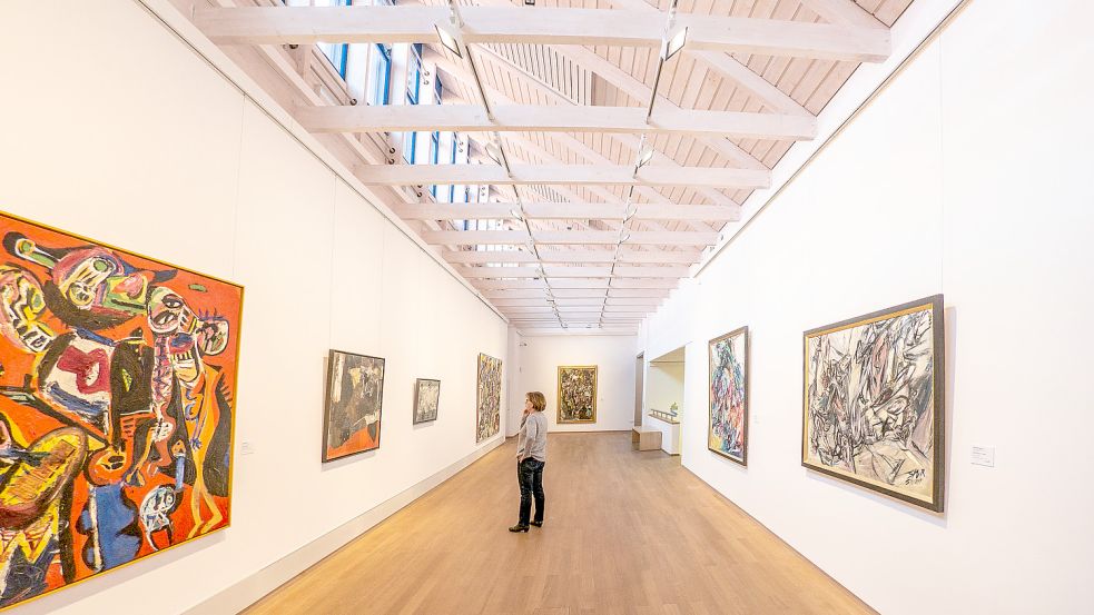In Museen wie der Kunsthalle Emden sind Kunstwerke immer perfekt platziert. Wer auch im eigenen Zuhause möglichst viel aus der Kunst herausholen will, der sollte ein paar Tipps beachten. Symbolfoto: Bühler/Kunsthalle