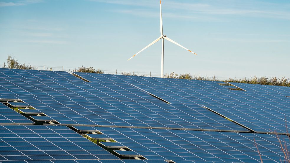 In Leer können Hausbesitzer nun ermitteln, ob sich eine Solaranlage auf dem Dach lohnt. Foto: Rumpenhorst/dpa