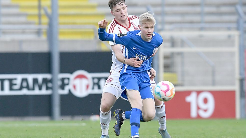 Luca Prasse (vorne) wurde in den Testspielen gegen Fortuna Düsseldorf (Foto), 1. FC Köln und Werder Bremen bereits jeweils eingewechselt. Foto: Imago