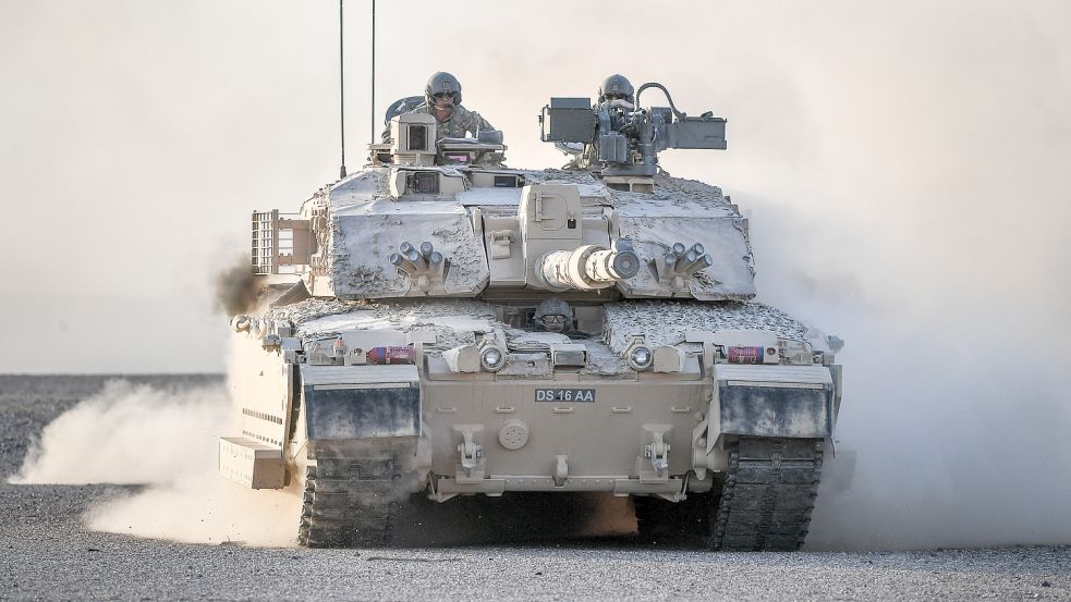 Der britische Kampfpanzer Challenger wird demnächst den Abwehrkampf der Ukraine stärken. Foto: picture alliance/dpa/PA Wire