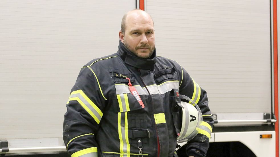 Michael Eilers aus Riepe in Einsatzkleidung – er ist Quereinsteiger und arbeitet bei der Bundespolizei. Foto: Böning