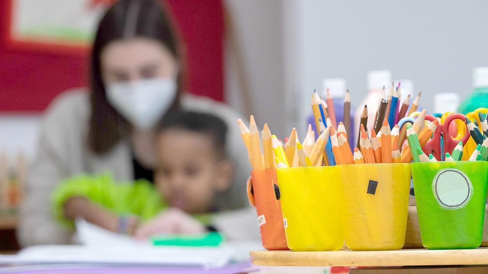 Das Land Niedersachsen erleichtert weiterhin die Aufnahme ukrainischer Kinder in hiesigen Kitas. DPA-Symbolfoto: Gollnow