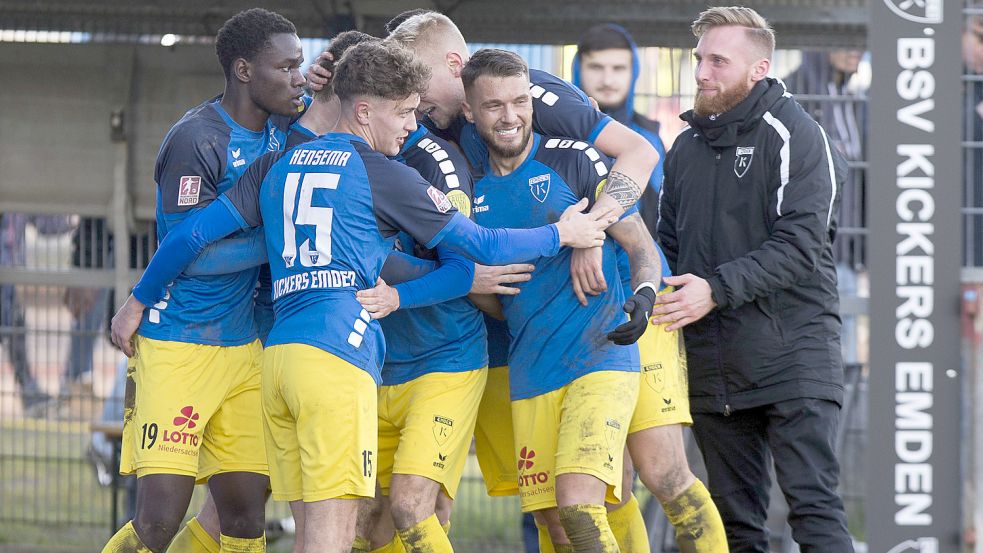 Groß war die Freude nach dem Ausgleichstreffer nach 69 Minuten. Foto: Doden/Emden