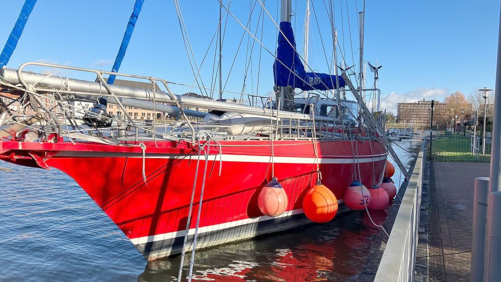 Die „Freydis“ liegt im Leeraner Hafen. Für das Schiff wird ein Käufer gesucht. Foto: Kierstein