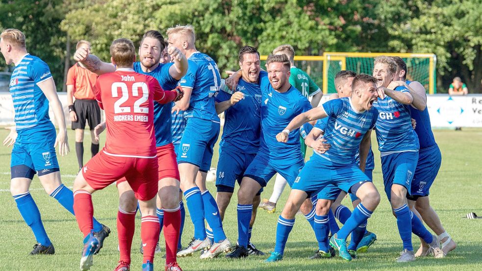 2019 feierte Wulff mit Kickers in Mühlen den Oberliga-Aufstieg. Foto: Archiv