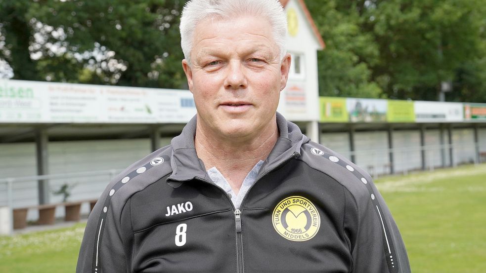 Bruno Mönck trat beim TuS Middels im vergangenen Sommer die Trainer-Nachfolge des abgewanderten Sven Glöckner an. Foto: Steenhoff