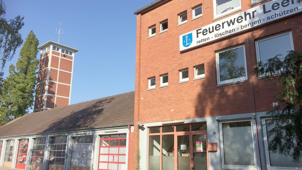 Das Feuerwehrhaus der Ortswehr Leer wird neugebaut. Ob das am alten Standort geschehen wird, ist noch unsicher. Foto: Mielcarek/Archiv