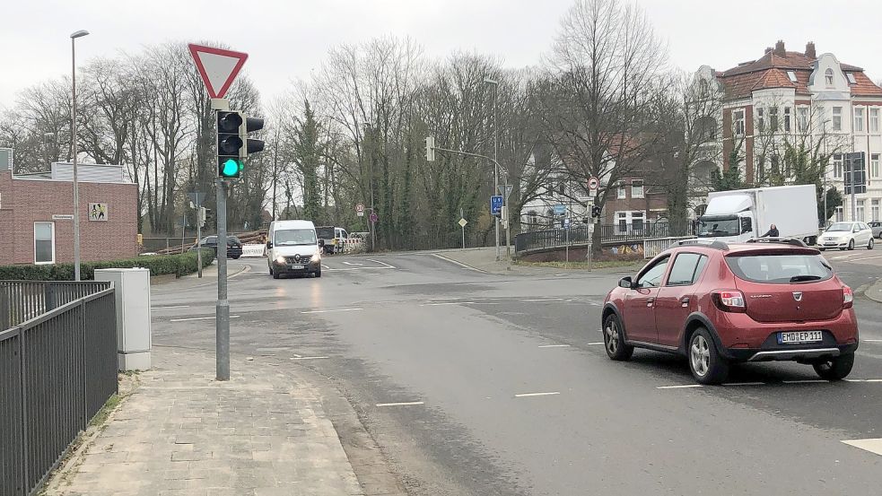 Auch die Asphaltdecke des Knotenpunktes an der Tanzschule Löschen soll erneuert werden. Foto: H. Müller