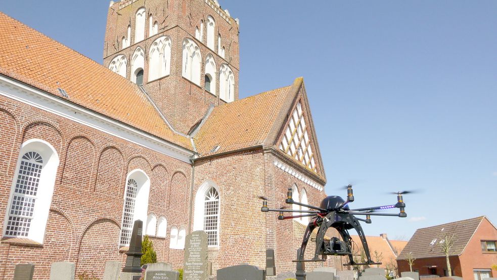 Bei der Nordstory wurde im Jahre 2013 erstmals ein Octocopter für die Luftaufnahmen eingesetzt. Foto: Ahrends