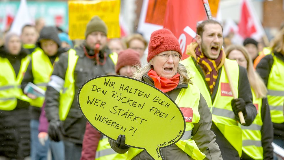 Die Demonstranten taten ihren Forderungen lautstark kund. Foto: Ortgies