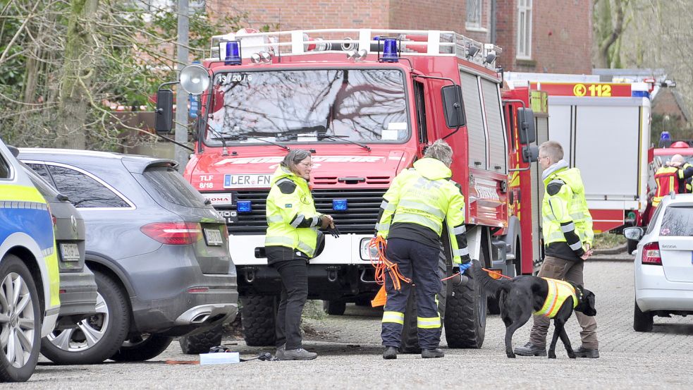 Polizei und Feuerwehr suchten nach einem Kleinkind. Foto: Wolters