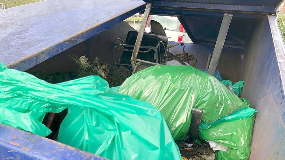 Der Müllcontainer war schon am Mittag fast voll. Foto: Hanssen