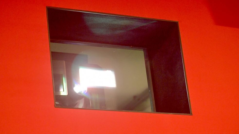 Das Bild wird vom Projektor im Raum hinter dem Kino in den Saal geworfen. Foto: Ortgies