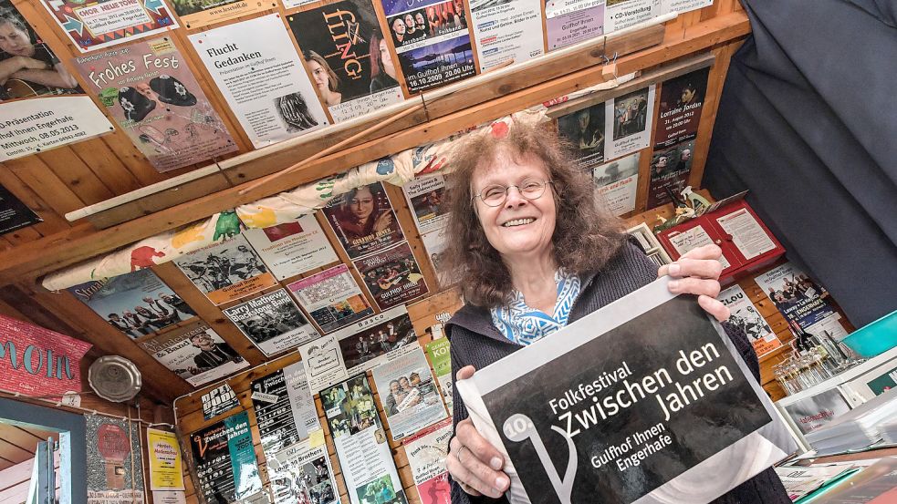 Margritt Kubik-Harms liebt Folkmusik. Mit dem Festival „Zwischen den Jahren“ hat sie den Gulfhof Ihnen zum Mekka für Folk-Fans gemacht. Foto: Ortgies