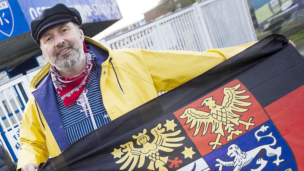 Kai Schoolmann wird das Spitzenspiel live im Stadion sehen. Foto: Doden, Emden