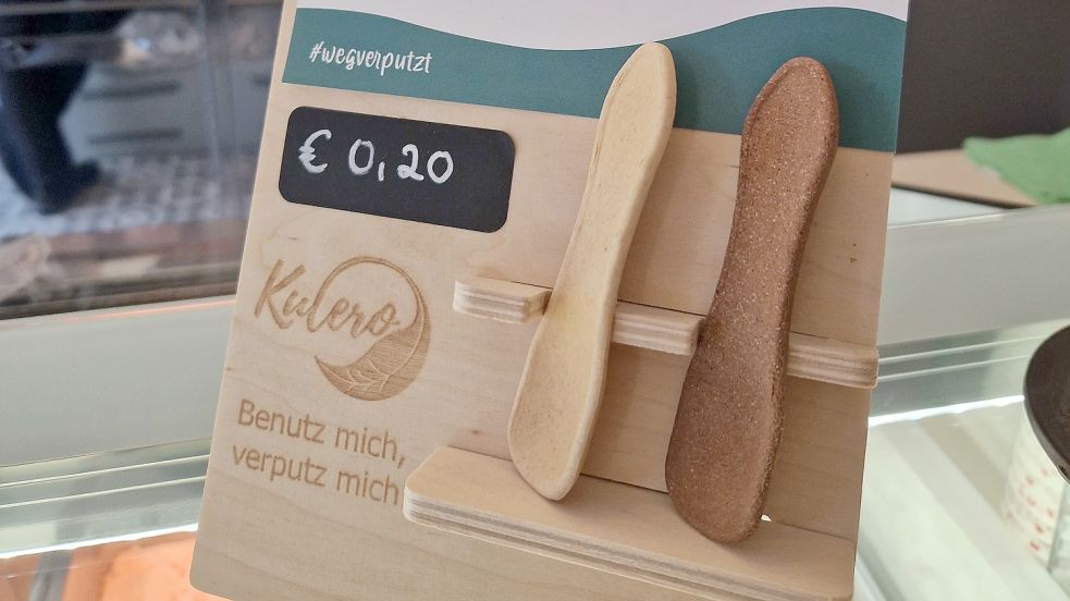 Vegan, nachhaltig und knusprig: Wenn man das Eis weggelöffelt hat, kann man diese knusprigen Kekslöffel auch noch verputzen. Foto: Gettkowski