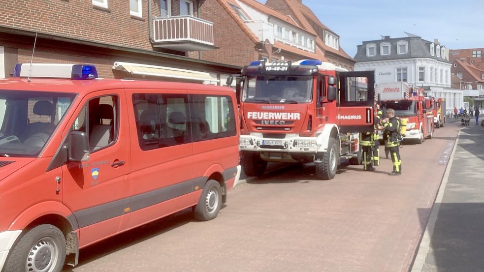 Zahlreiche Einsatzkräfte waren vor Ort. Foto: Feuerwehr/Arend Janssen-Visser