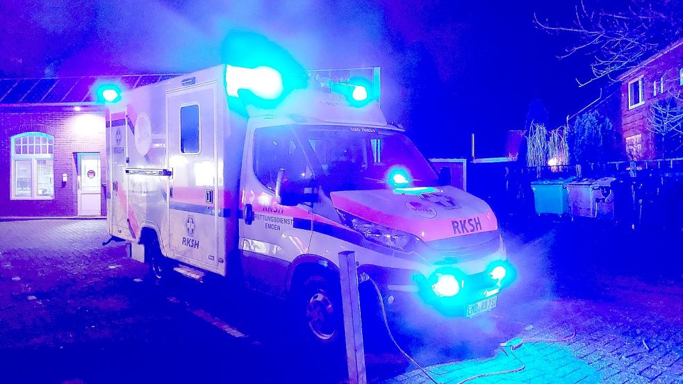 Jahrelang befand sich die Wache des privaten Rettungsdienstes RKSH an der Wolthuser Straße. Vorübergehend soll das Team nun an den Nordkai umziehen, bevor es in einen Neubau geht. Foto: Hanssen/Archiv