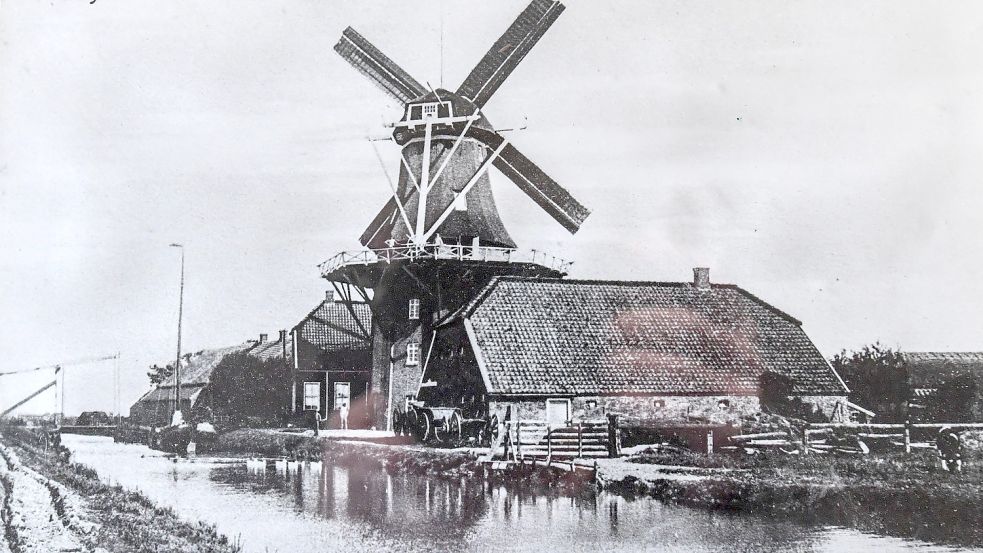 Die Strecke führt an der Mühle in Spetzerfehn vorbei. Einst gehörte ein zweites Haus dazu.