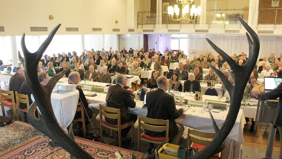 Vertreter der niedersächsischen Jäger trafen sich zur Mitgliederversammlung in der Wittmunder Residenz. Foto: Oltmanns
