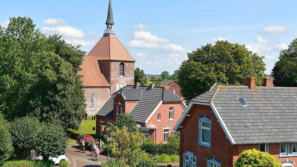 Das Runddorf Rysum ist bei Einheimischen wie Touristen beliebt. Foto: Archiv/Wagenaar