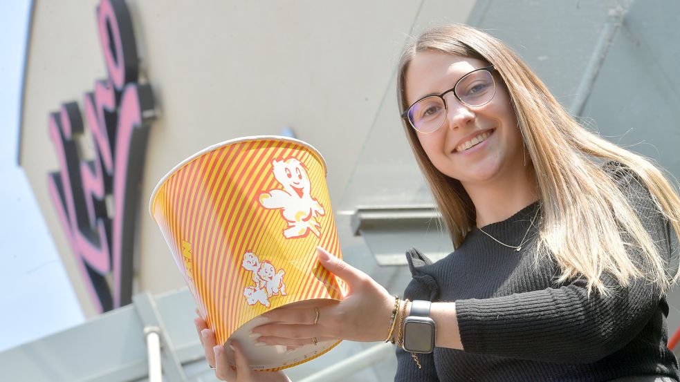 Jana-Marie Winzenborg arbeitet seit zwei Jahren als Auszubildende bei der Reederei Hartmann. Sie weiß, wovon sie redet. Foto: Ortgies