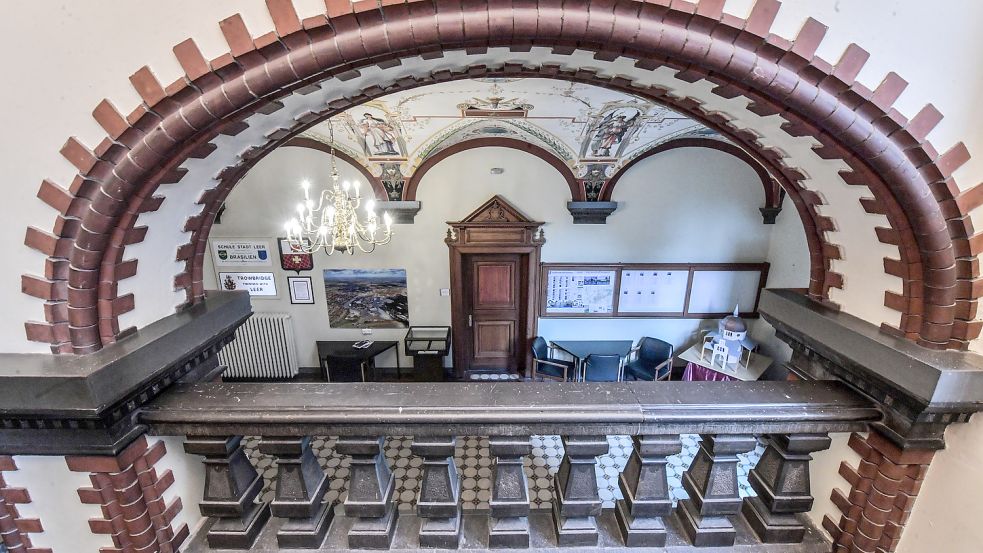 Die Eingangshalle des Historischen Rathauses ist wenig ansprechend möbliert. Foto: Ortgies