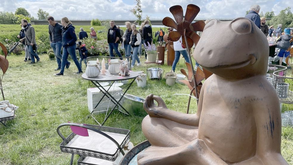 Jahr für Jahr kommen Zehntausende zum Burggarten in Stickhausen. Foto: Nording